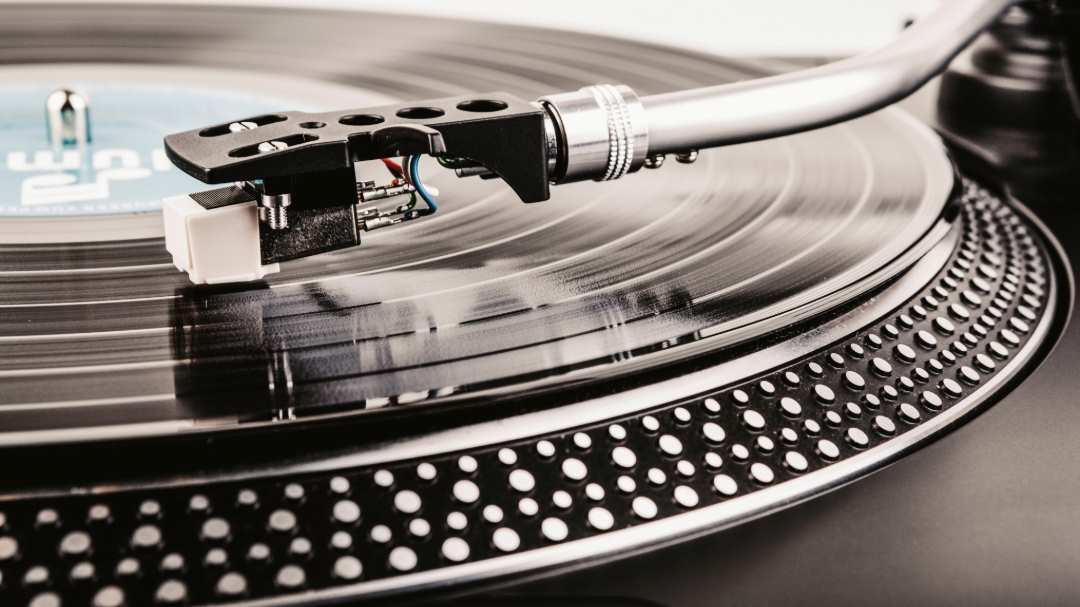 Anatomy of a Turntable: The Cornerstone of DJing Mastery